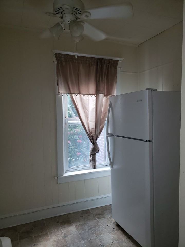 1320 Linden St - Photo 3 of 9