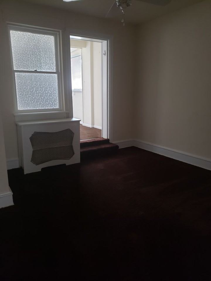 1320 Linden St - Photo 6 of 9