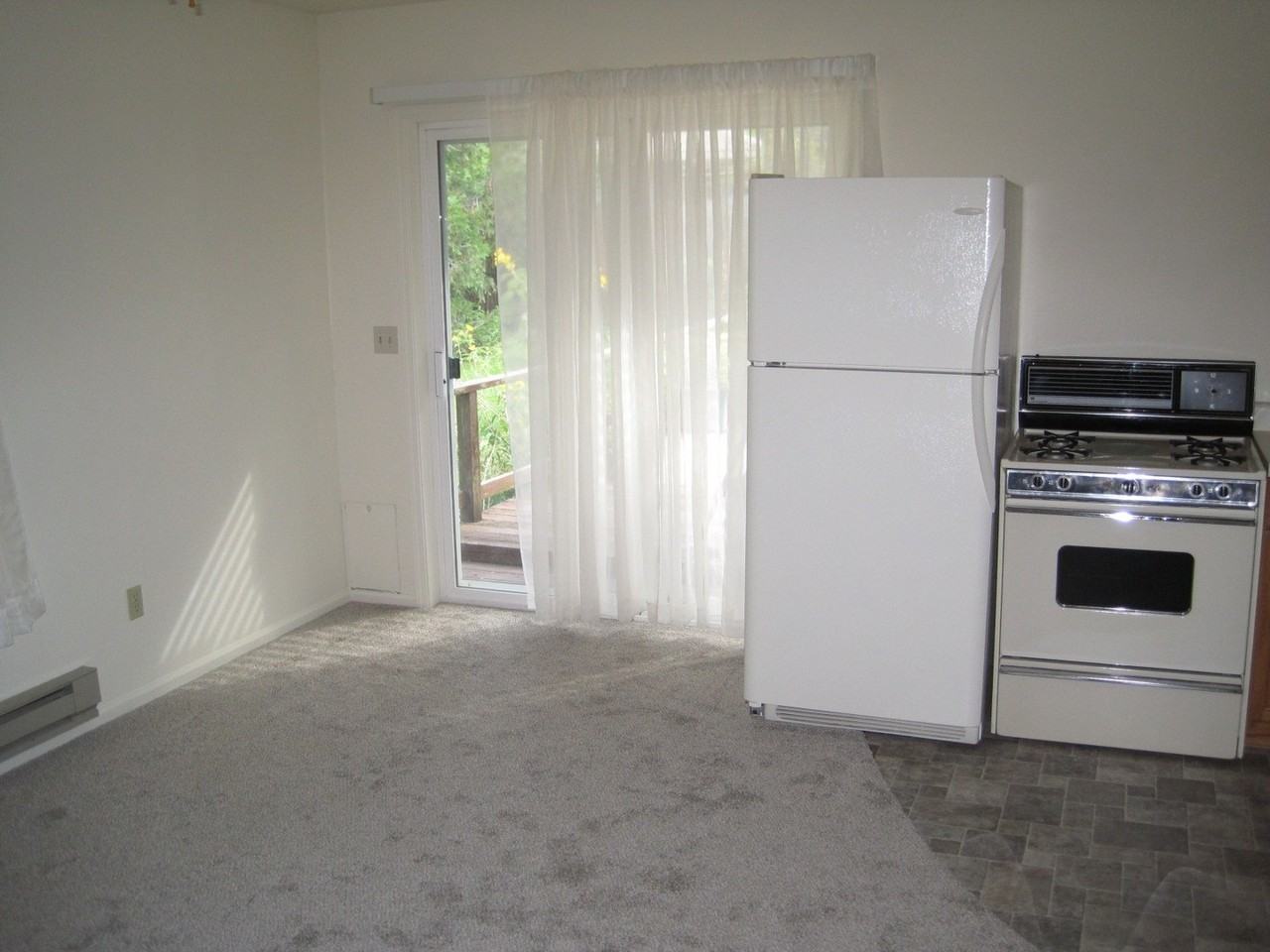 874 Glendale Ave - Photo 7 of 10