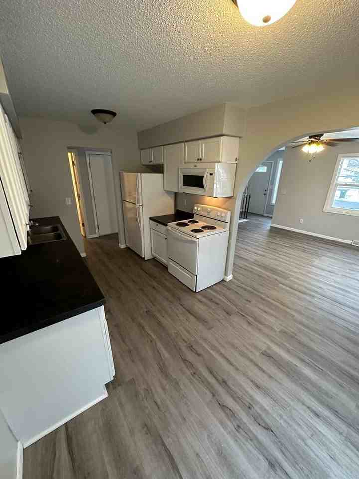 12421 Tyler St Ne - Photo 4 of 18
