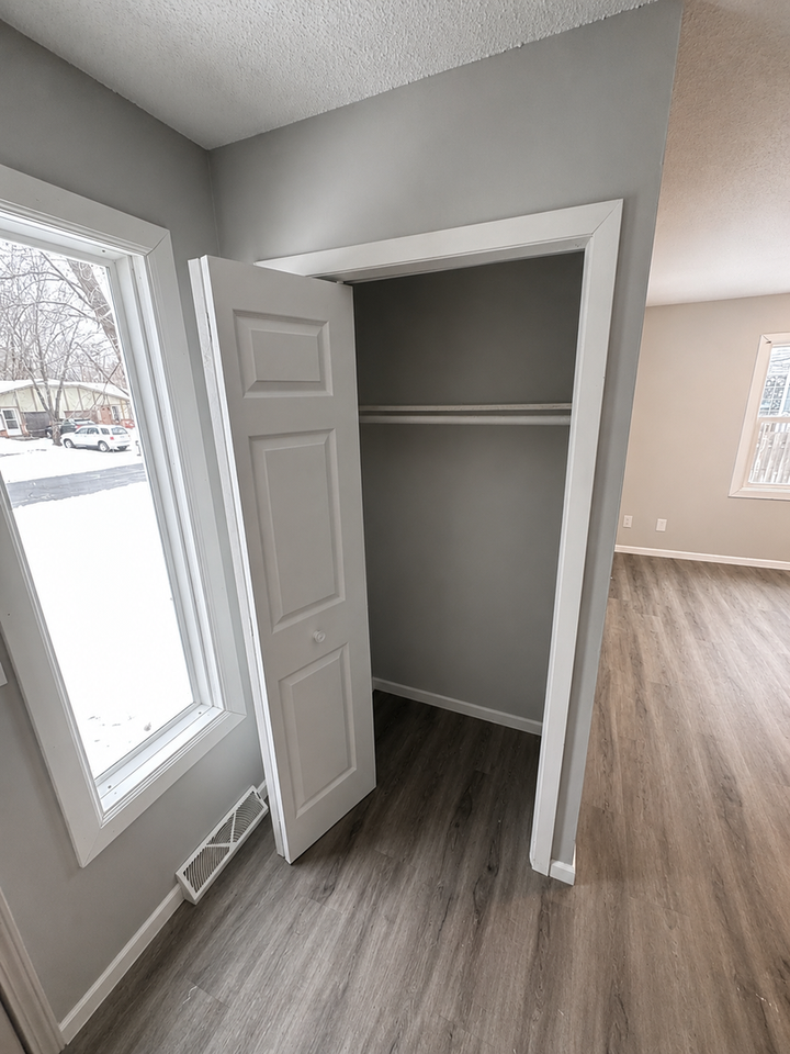12421 Tyler St Ne - Photo 5 of 18