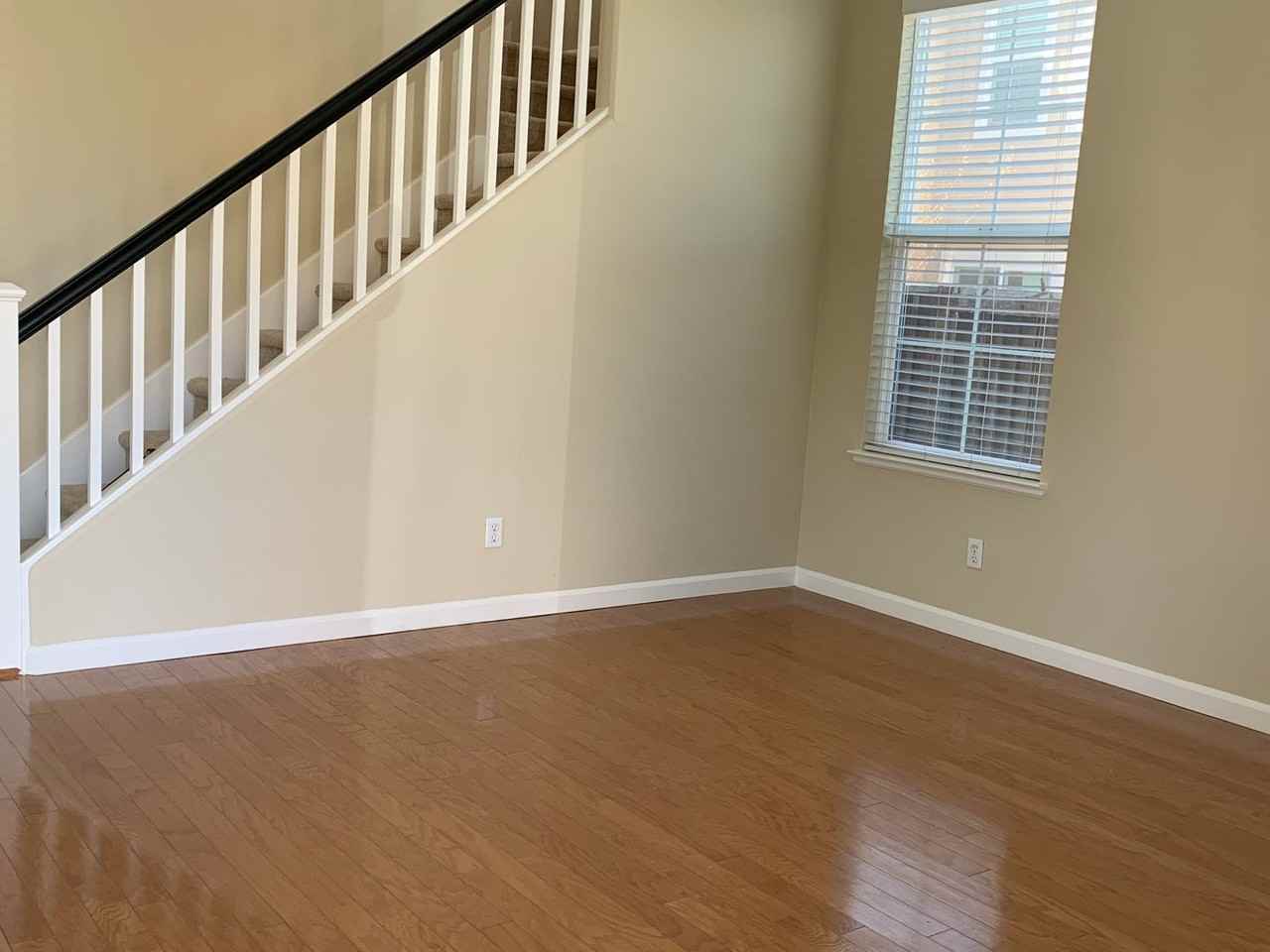 1717 Blakesley Dr - Photo 3 of 25