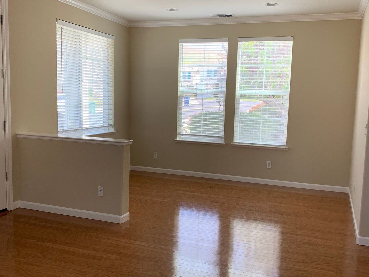 1717 Blakesley Dr - Photo 4 of 25
