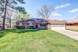 featured image of 1407 Akron Dr