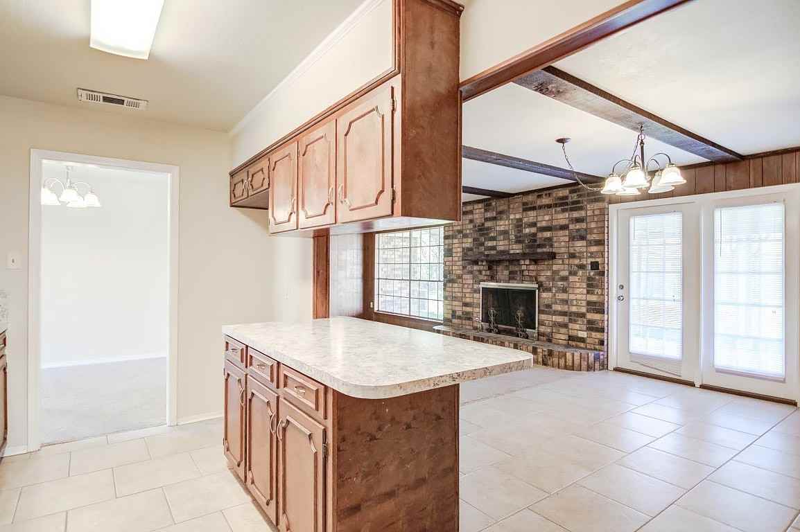 1407 Akron Dr - Photo 3 of 24