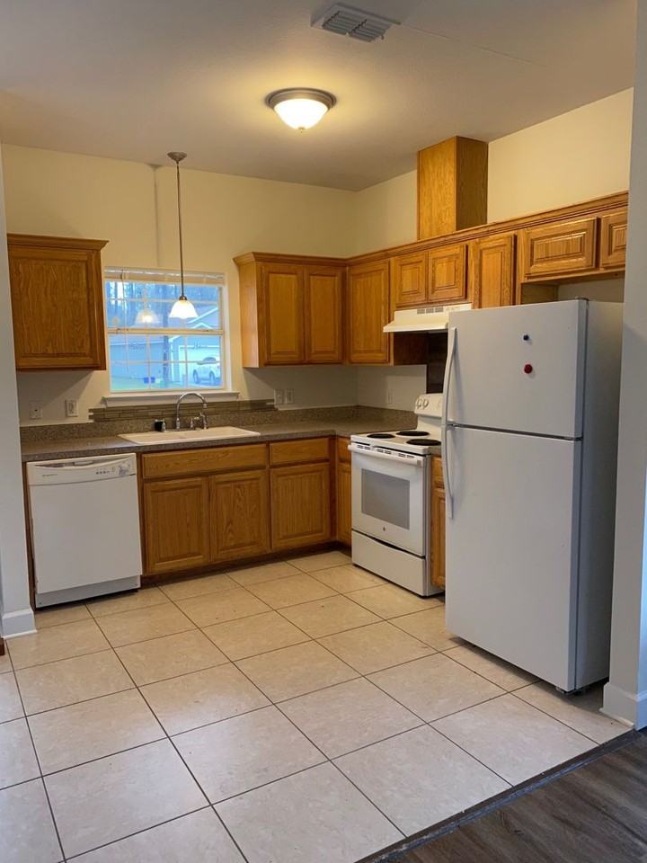15 Sixth Ave - Photo 3 of 4
