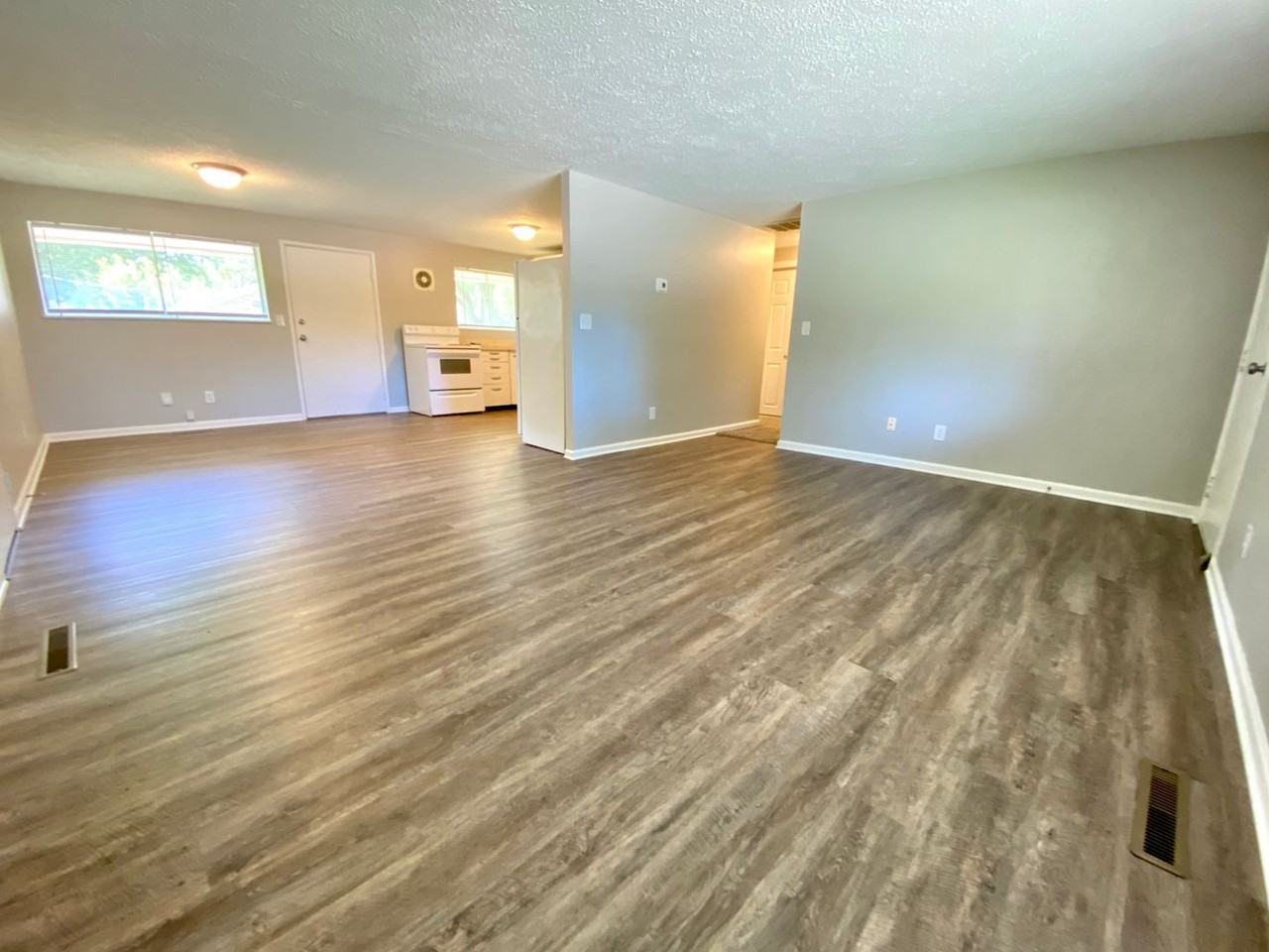 4417 Grayson St - Photo 3 of 15