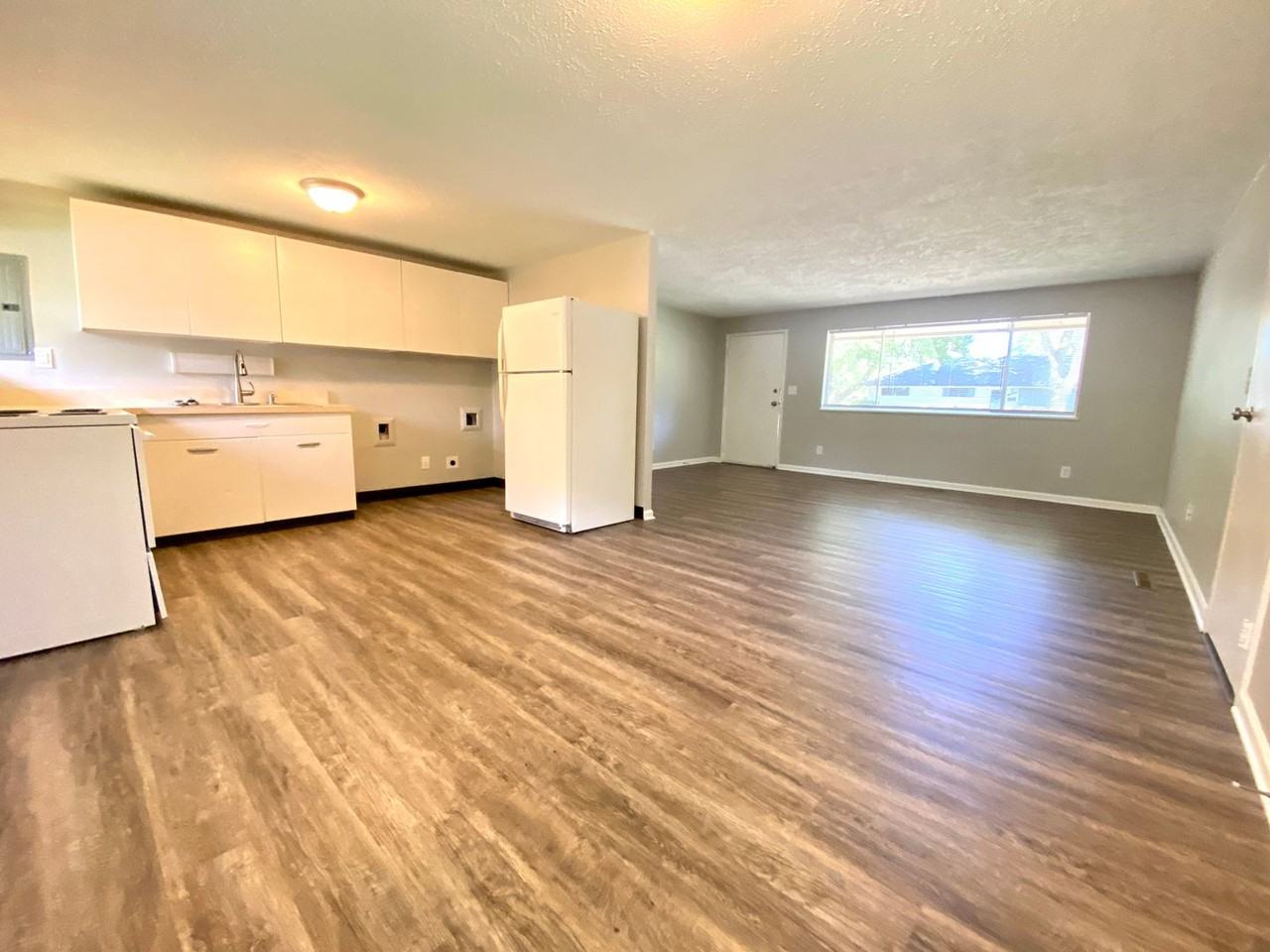 4417 Grayson St - Photo 4 of 15