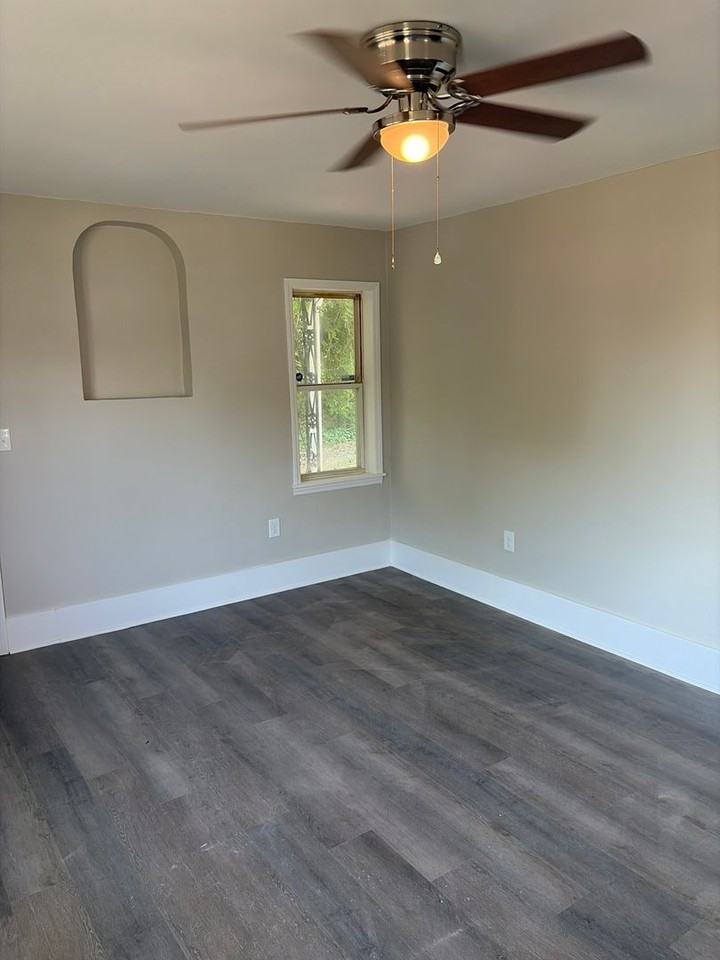 2502 Nw Druid Hills Dr - Photo 3 of 12