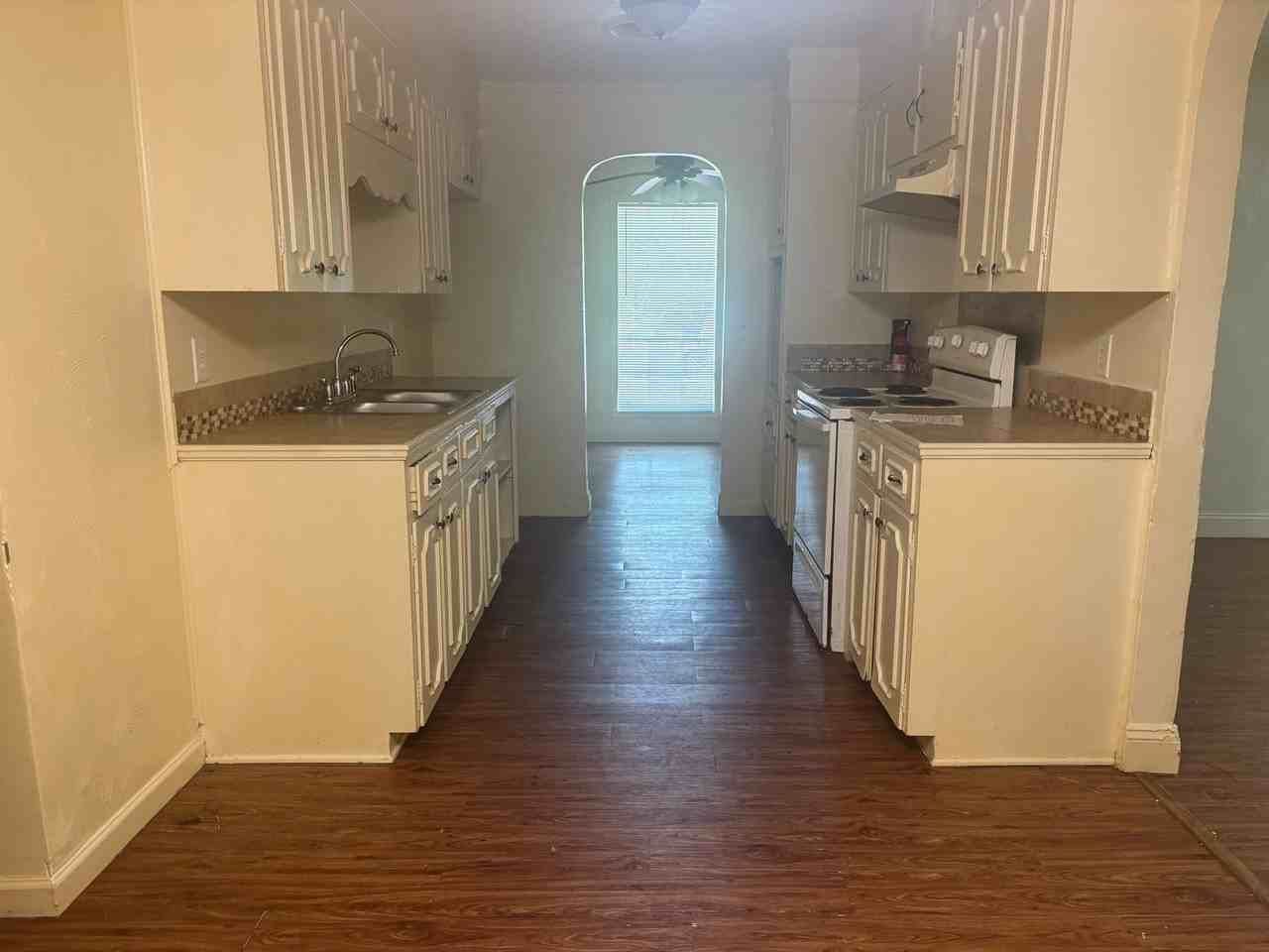 951 Metairie Rd - Photo 2 of 12