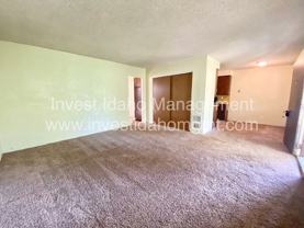 Villa - Photo 1 of 1