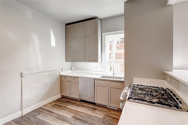 1611 Spruce St #1 - Photo 6 of 11