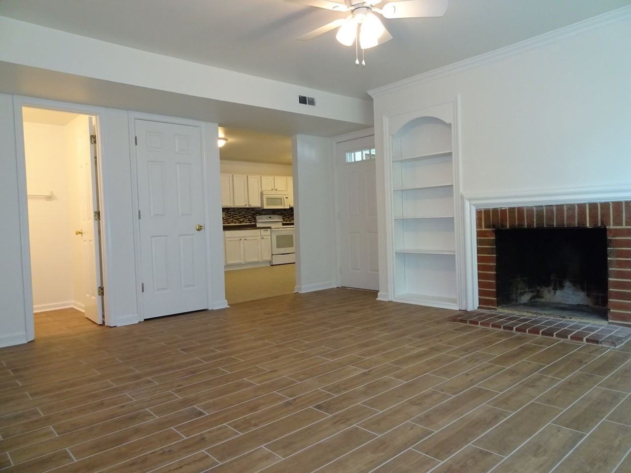 118 Chippenham Dr Apt H - Photo 2 of 16
