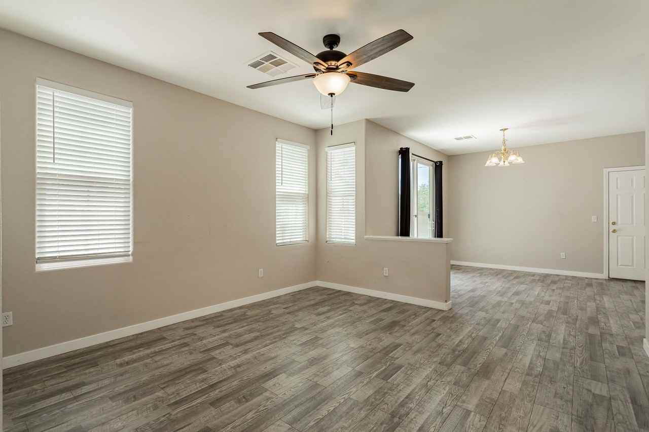 8611 Splendid Leaf Ct - Photo 7 of 45