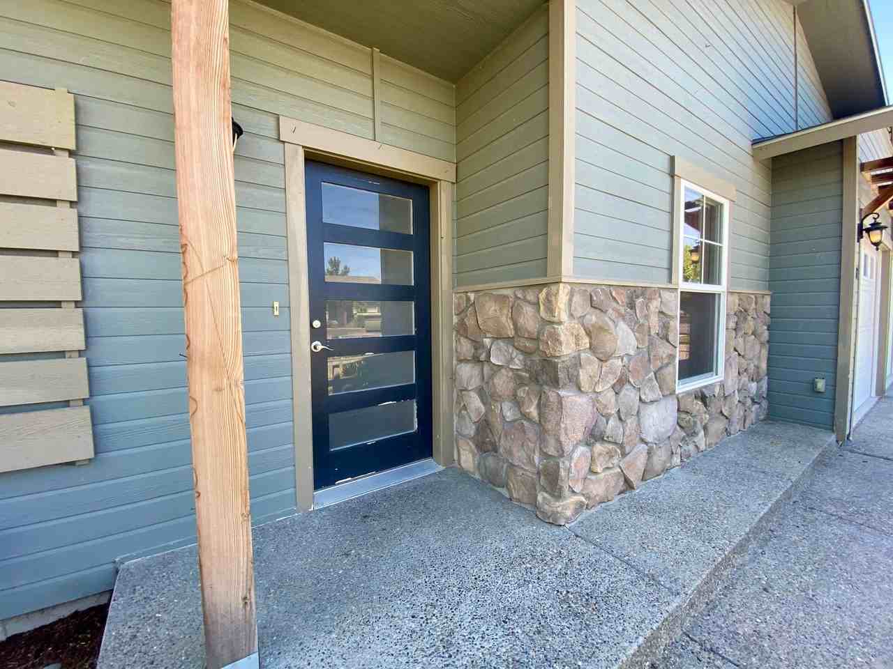 9002 Vialago Pkwy - Photo 3 of 25