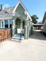 featured image of 2305 Nw 15th St #B