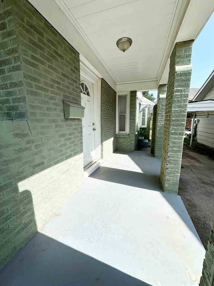 2305 Nw 15th St #B - Photo 3 of 14