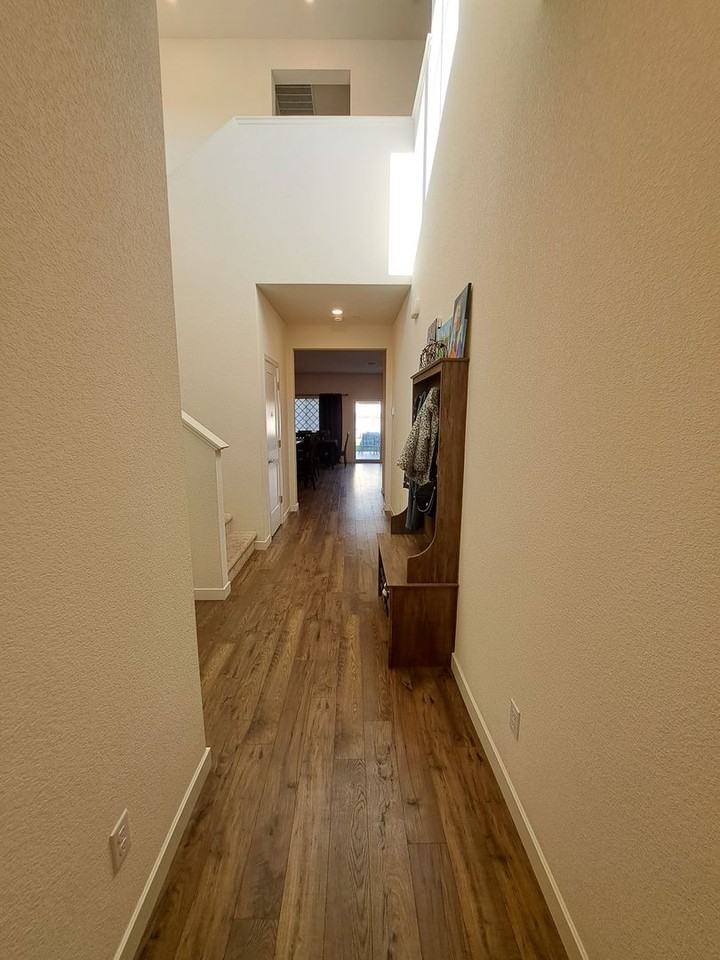 1160 Yale Dr - Photo 2 of 33
