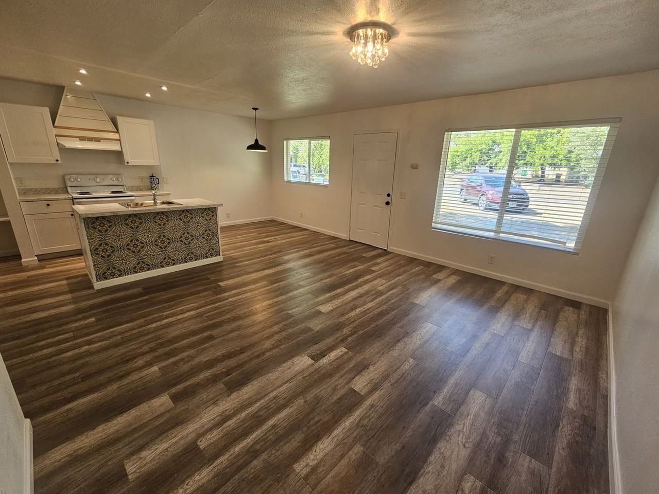 241 Mclane Cir - Photo 3 of 13