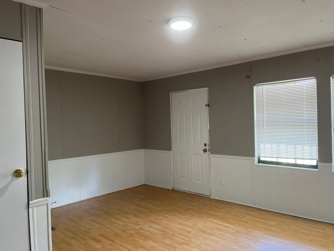 1723 W Poplar St #B - Photo 3 of 12