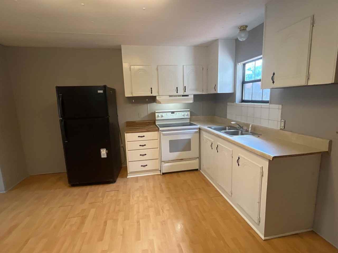 1723 W Poplar St #B - Photo 5 of 12