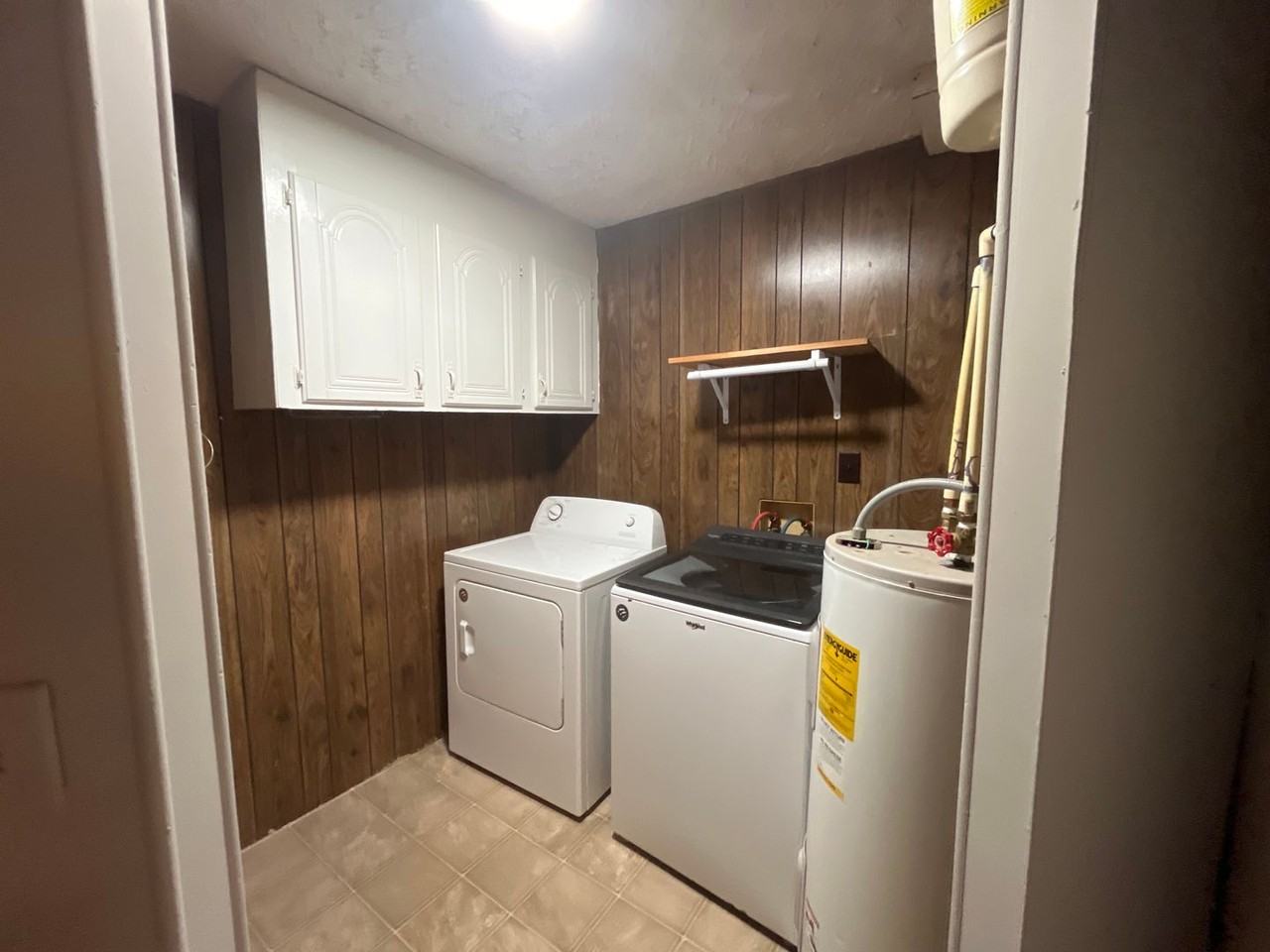 1723 W Poplar St #B - Photo 6 of 12