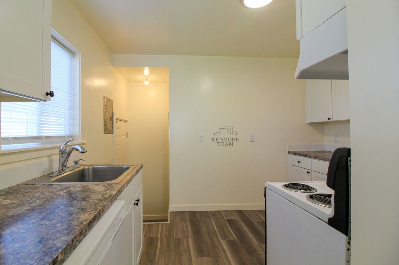 706 Benham St - Photo 3 of 13