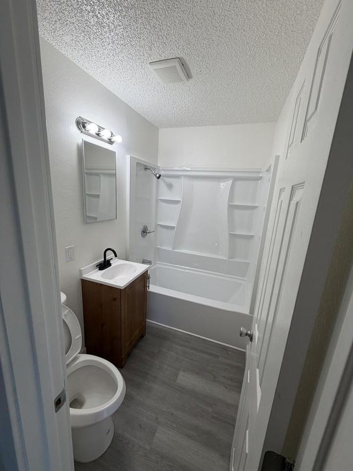 Pendleton Vista LLC - Photo 2 of 17
