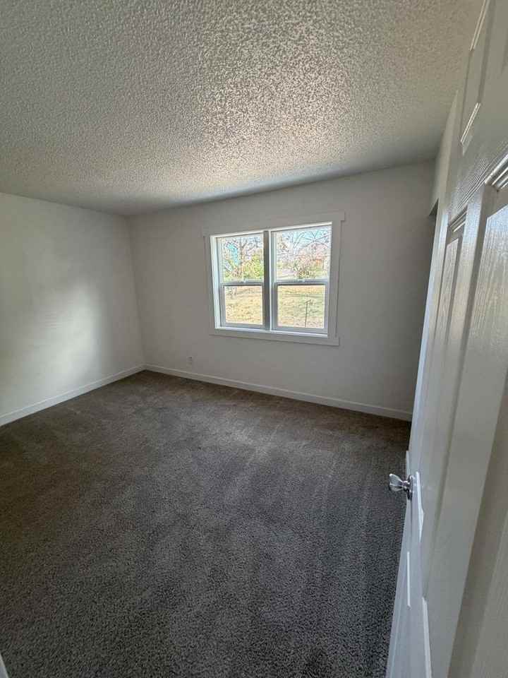 Pendleton Vista LLC - Photo 3 of 17