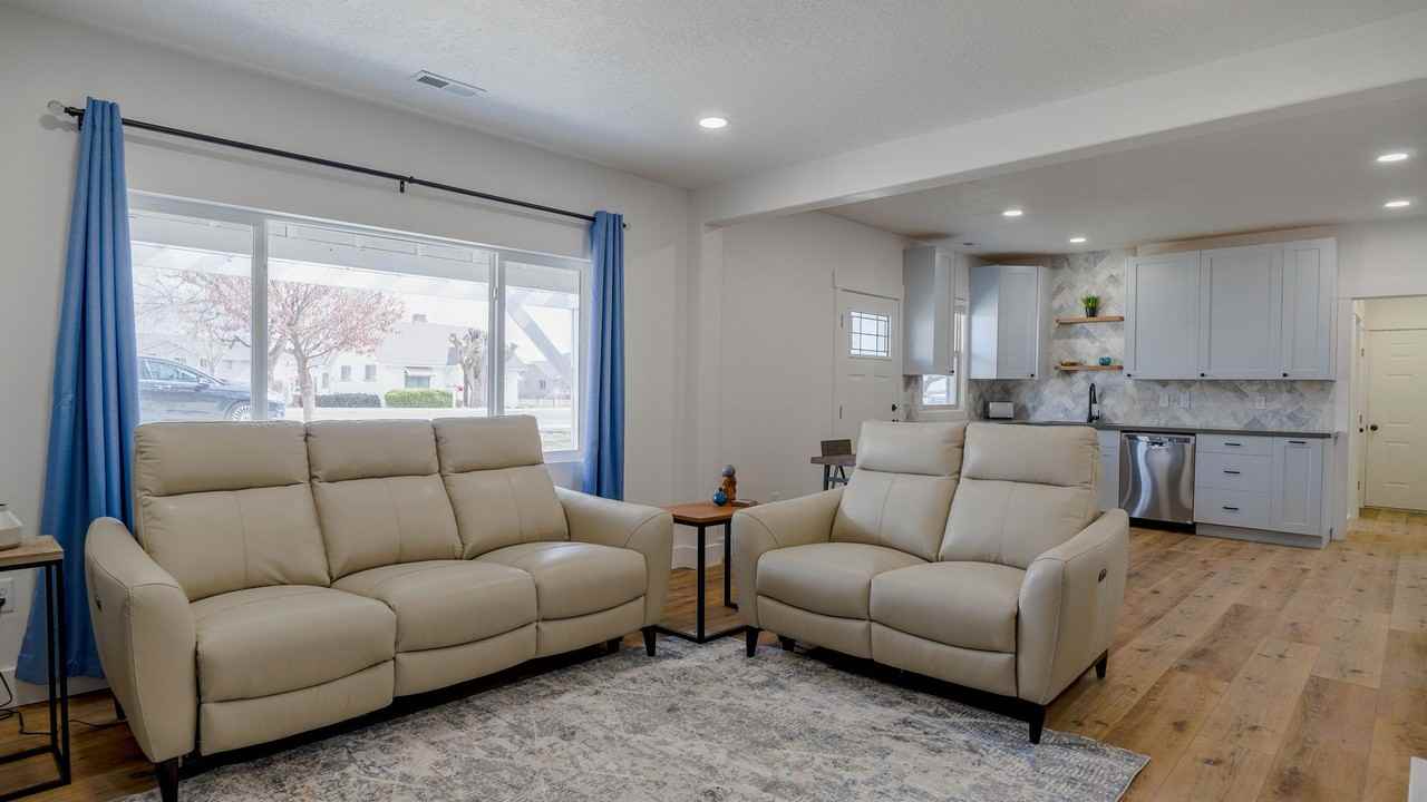 405 N 900 E - Photo 6 of 25