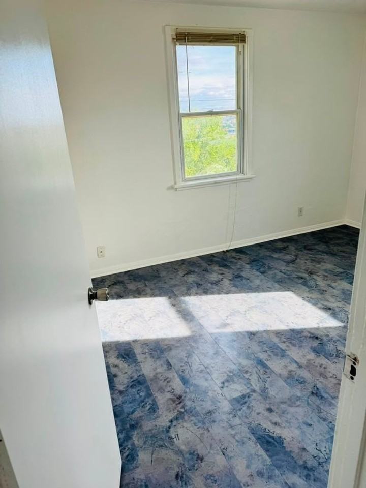420 Nw 15th St - Photo 3 of 5