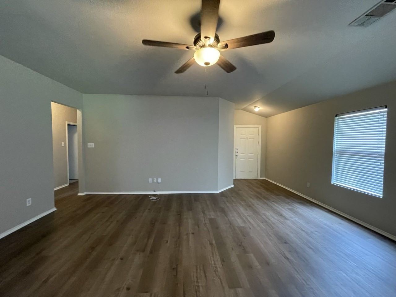 7404 Fossil Creek Dr - Photo 2 of 11