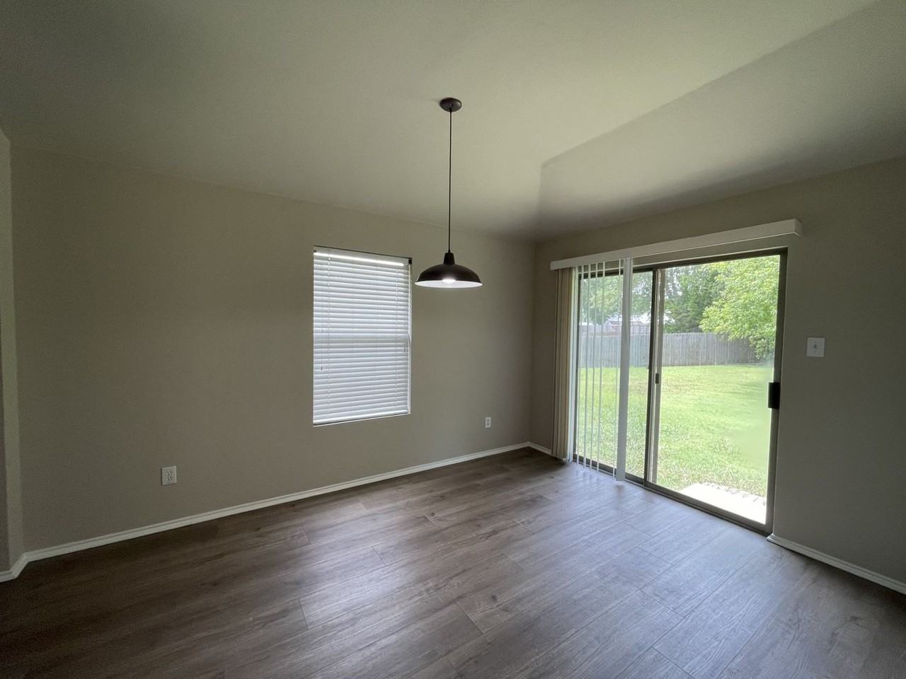 7404 Fossil Creek Dr - Photo 5 of 11