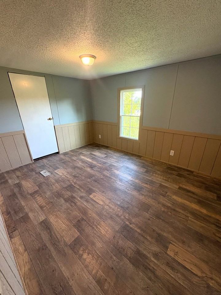 165 Barbara Ln - Photo 6 of 10