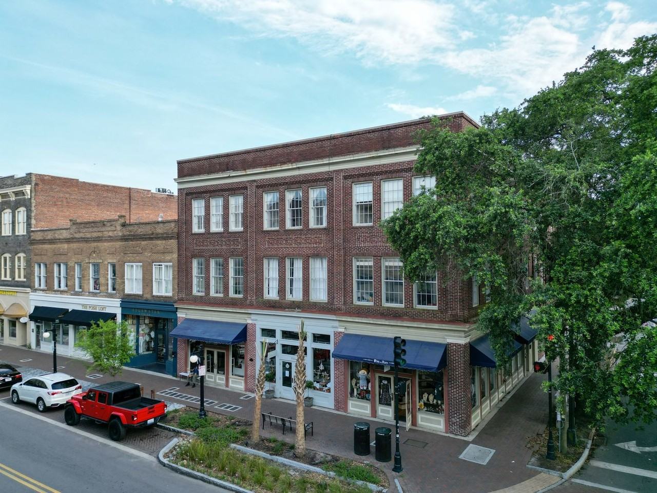 321 W Broughton St - Photo 4 of 28