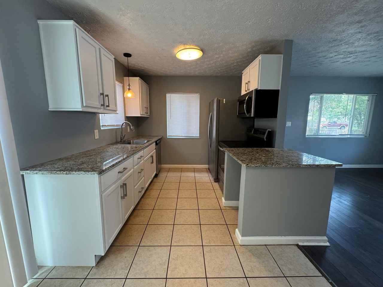 1019 S Randolph St - Photo 6 of 24