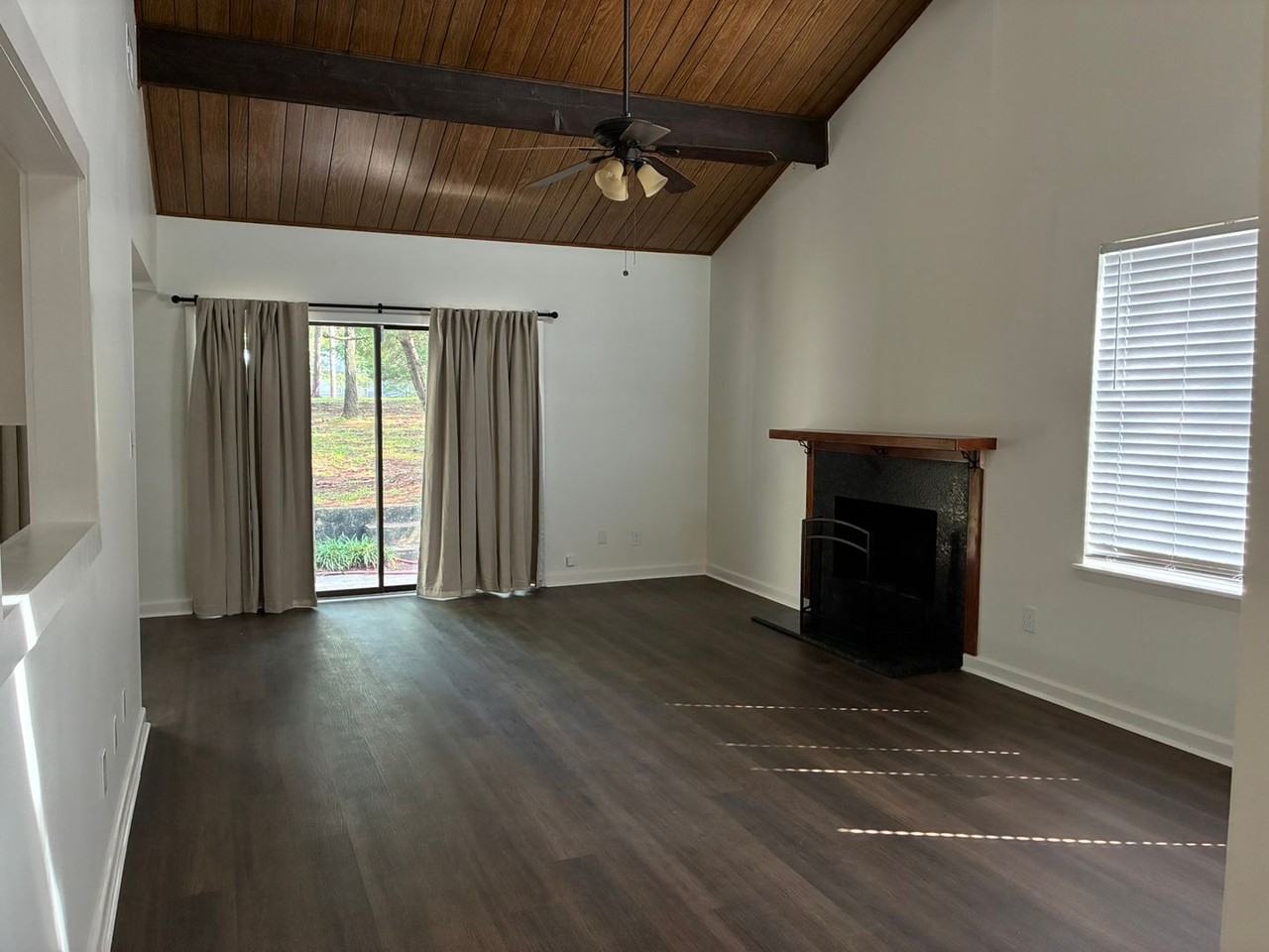 221 Mariners Row - Photo 3 of 26