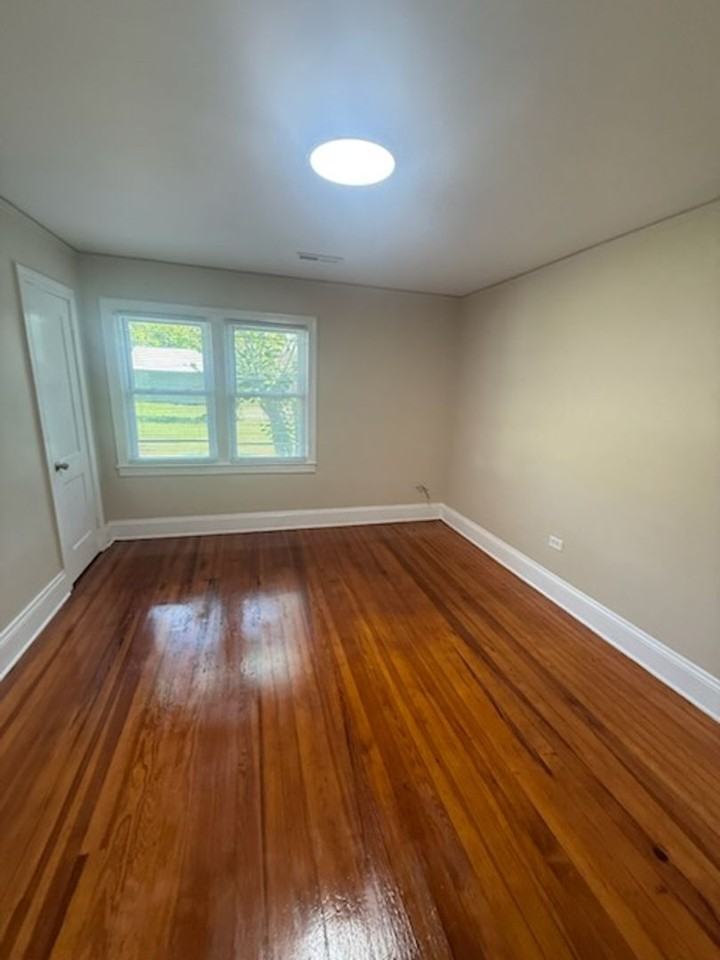 720 S Main St - Photo 5 of 6