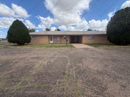 featured image of 1412 W 10th St