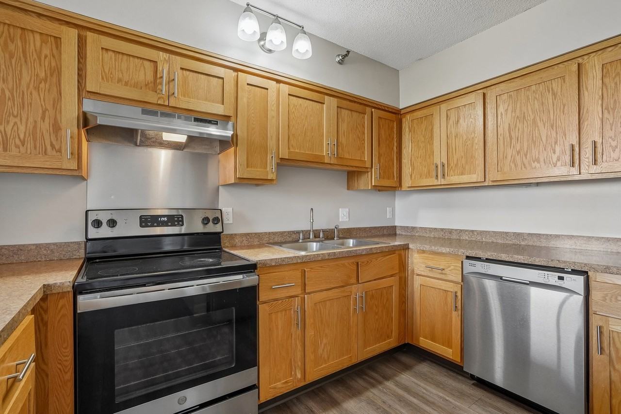 Irvine Park Towers - Photo 5 of 24