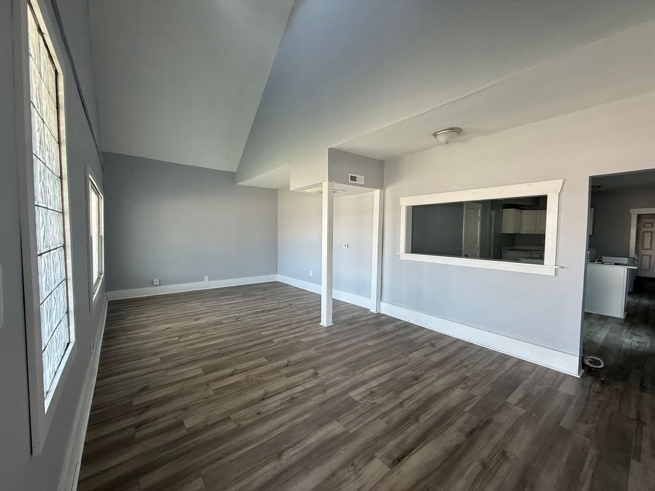 2809 Columbia Ave - Photo 3 of 22