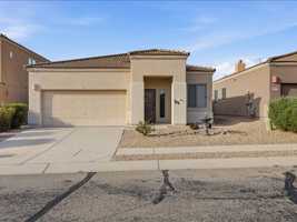 featured image of 601 E Pima Meadows Dr