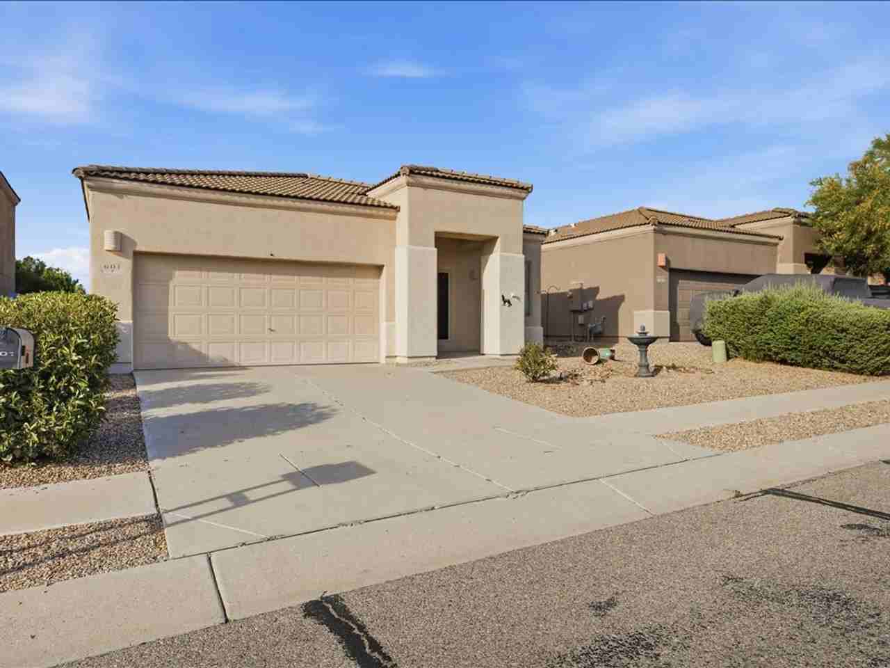 601 E Pima Meadows Dr - Photo 2 of 26
