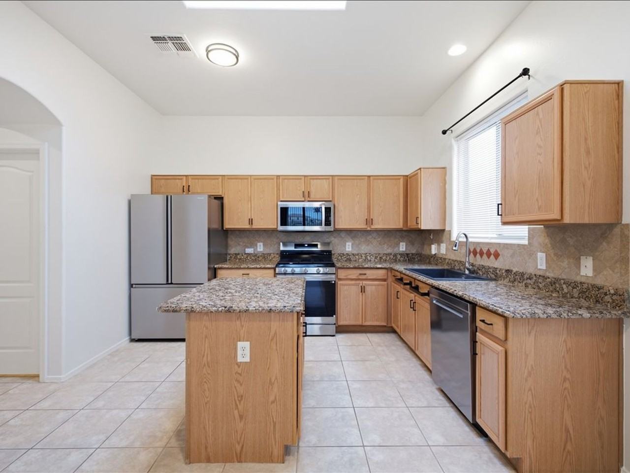601 E Pima Meadows Dr - Photo 7 of 26