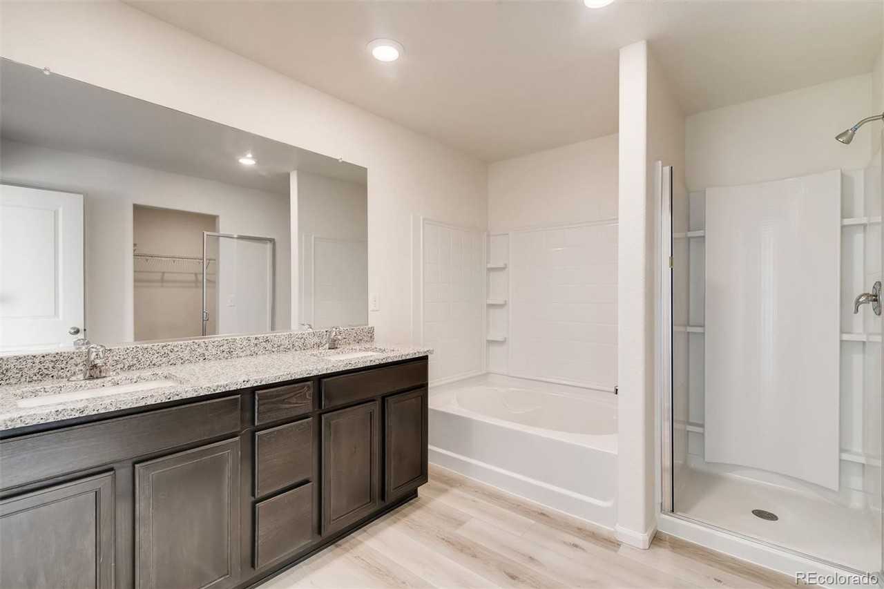 1060 Long Meadows St - Photo 6 of 13