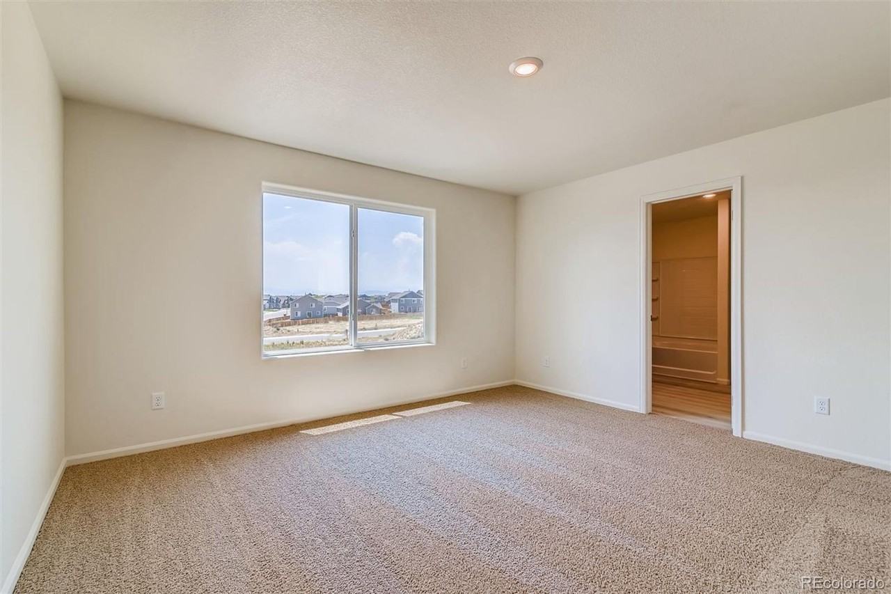 1060 Long Meadows St - Photo 7 of 13