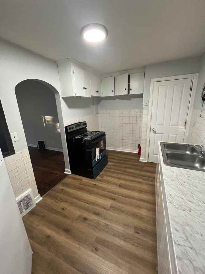 707 Royal Ave - Photo 5 of 13