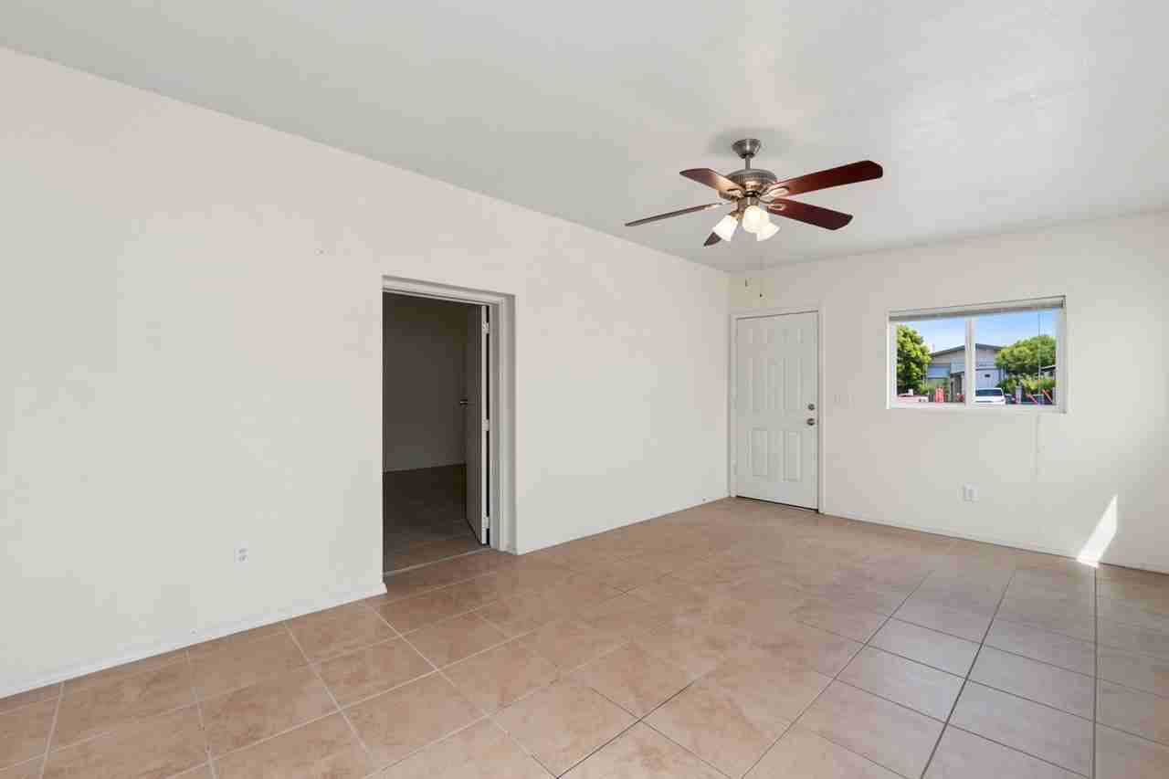 13507 W Stella Ln - Photo 6 of 38