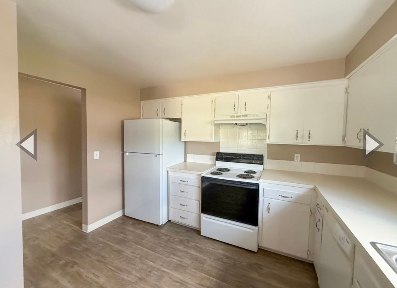 1122 Oakland St #10 - Photo 2 of 7