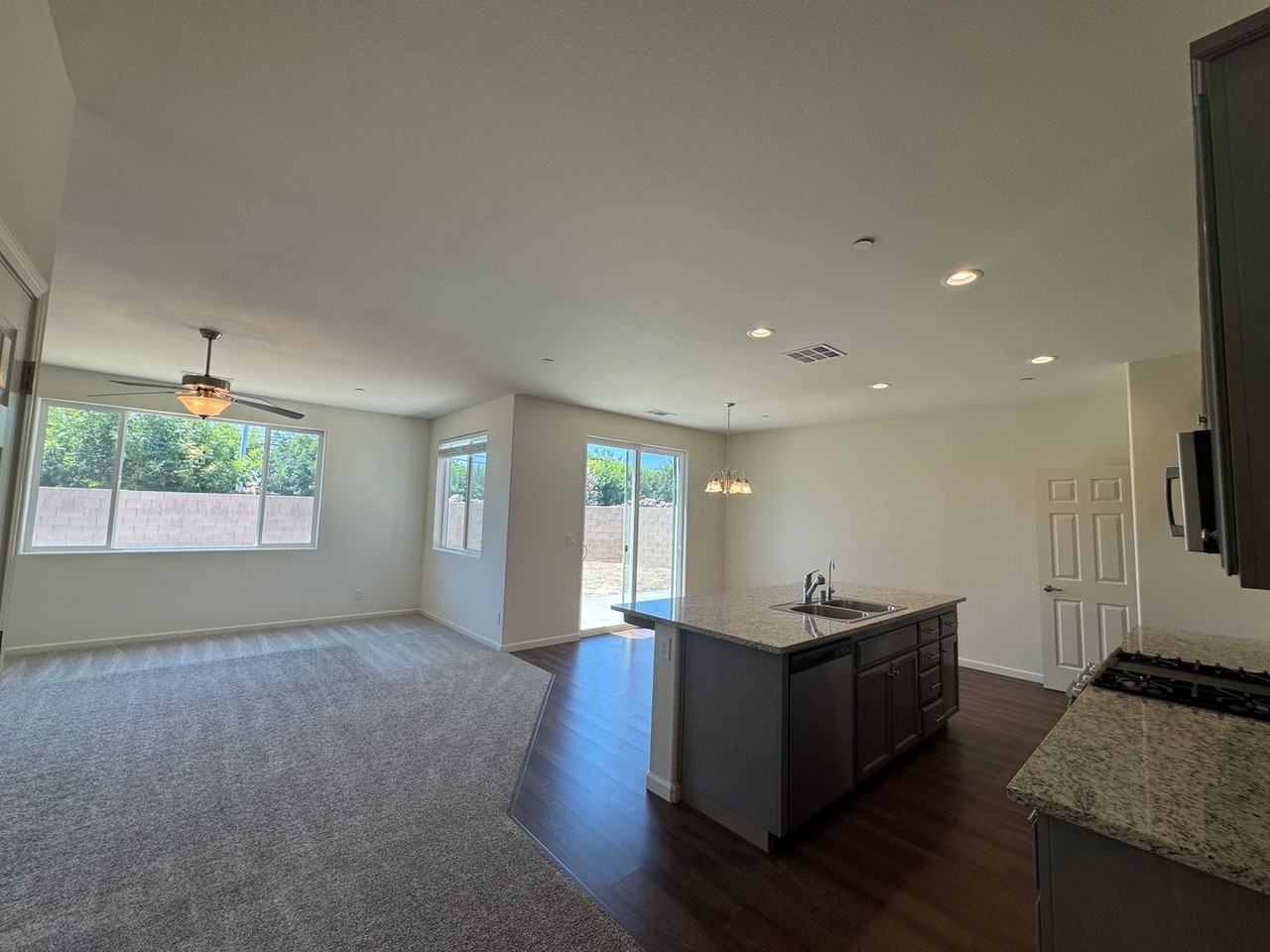 13333 Peach St - Photo 4 of 29